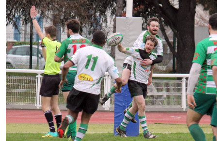La B trébuche contre le RedStar, la A tout en maîtrise ...
